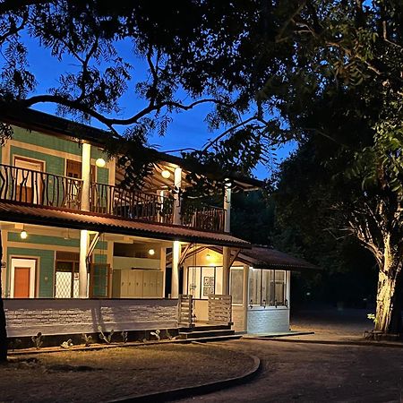 Funky Leopard Safari Lodge Bordering Yala National Park カタラガマ エクステリア 写真
