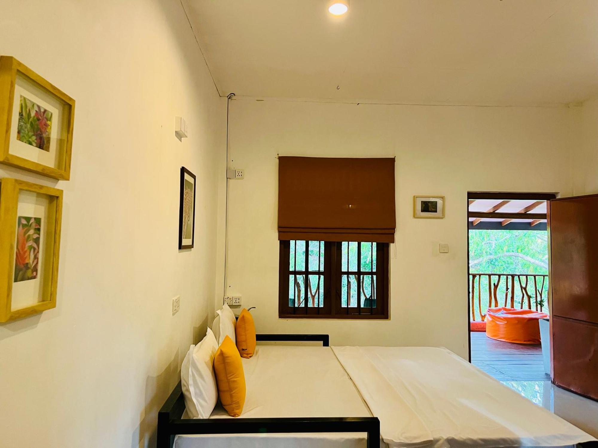 Funky Leopard Safari Lodge Bordering Yala National Park カタラガマ エクステリア 写真