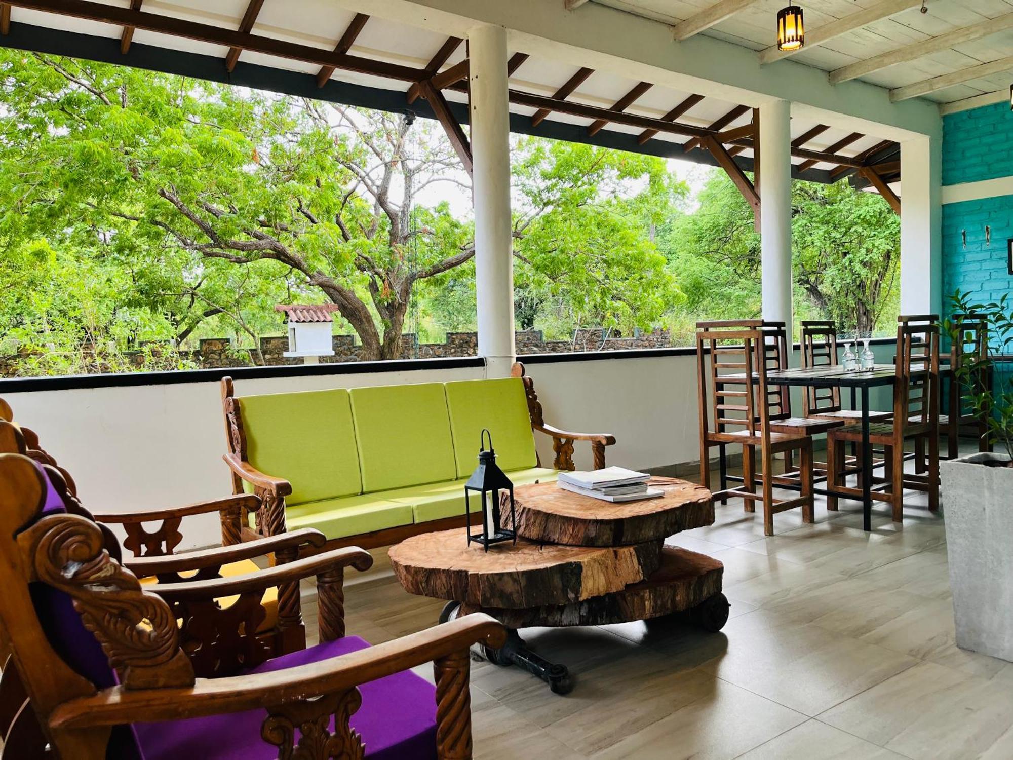 Funky Leopard Safari Lodge Bordering Yala National Park カタラガマ エクステリア 写真