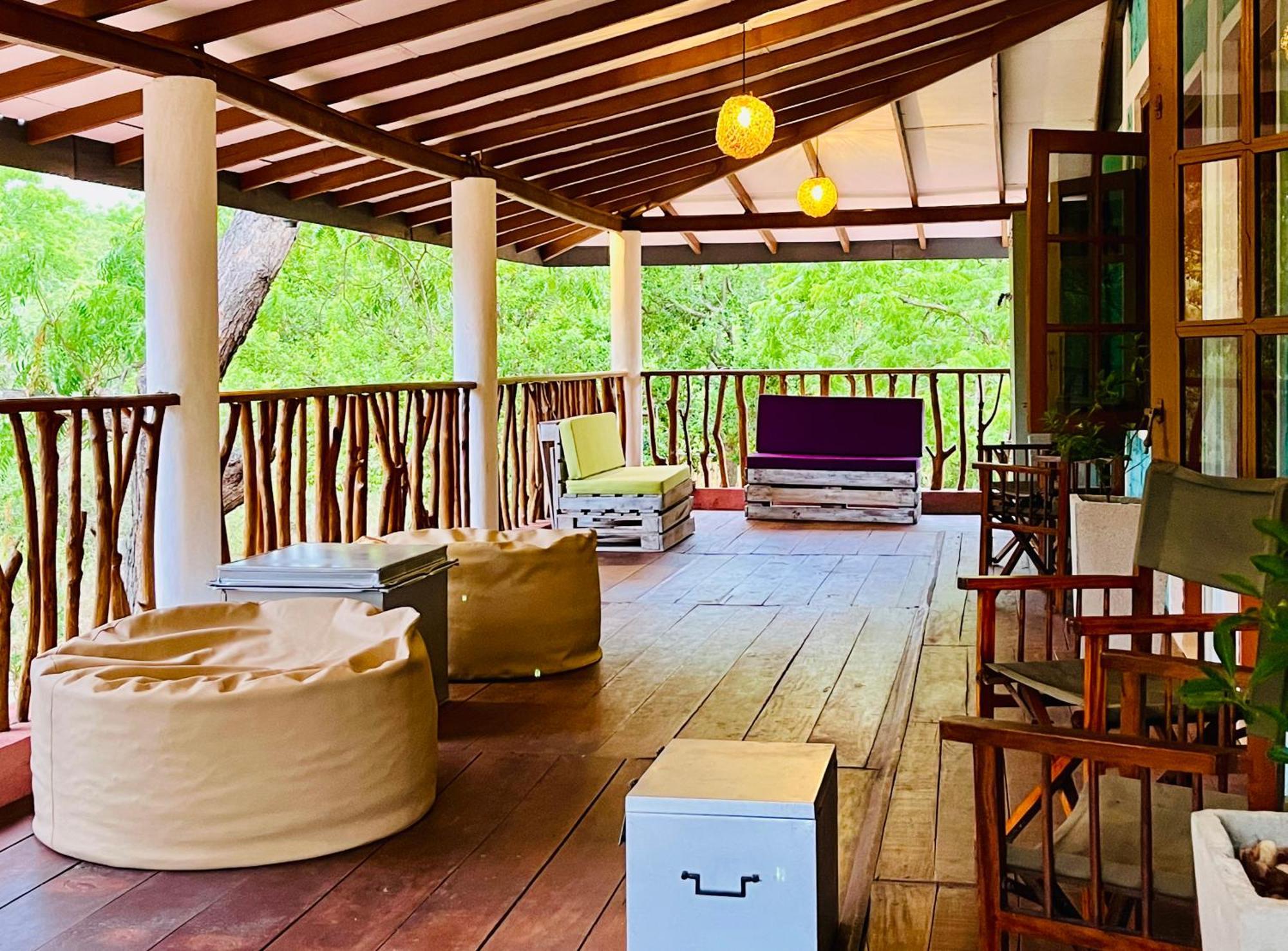 Funky Leopard Safari Lodge Bordering Yala National Park カタラガマ エクステリア 写真