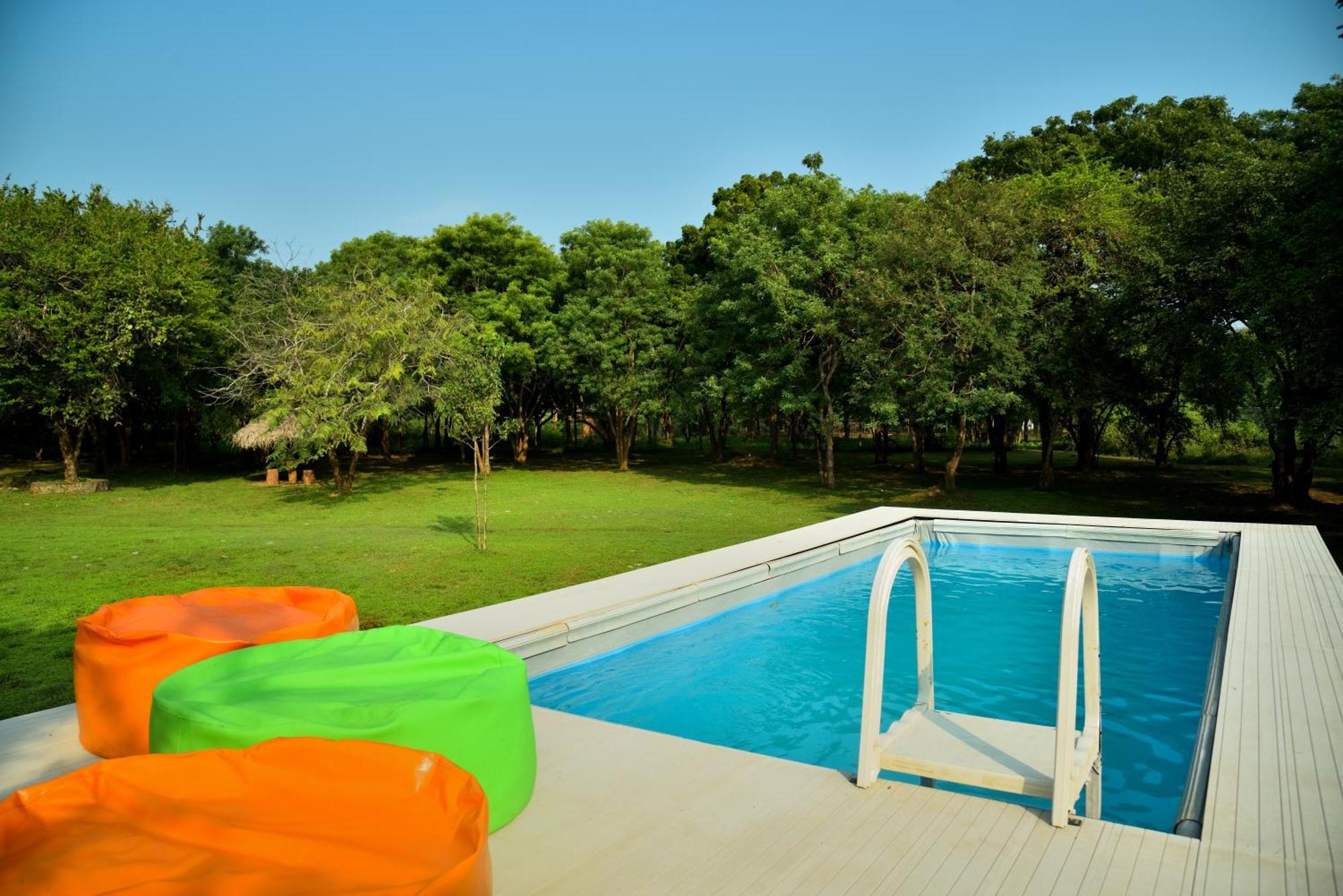 Funky Leopard Safari Lodge Bordering Yala National Park カタラガマ エクステリア 写真