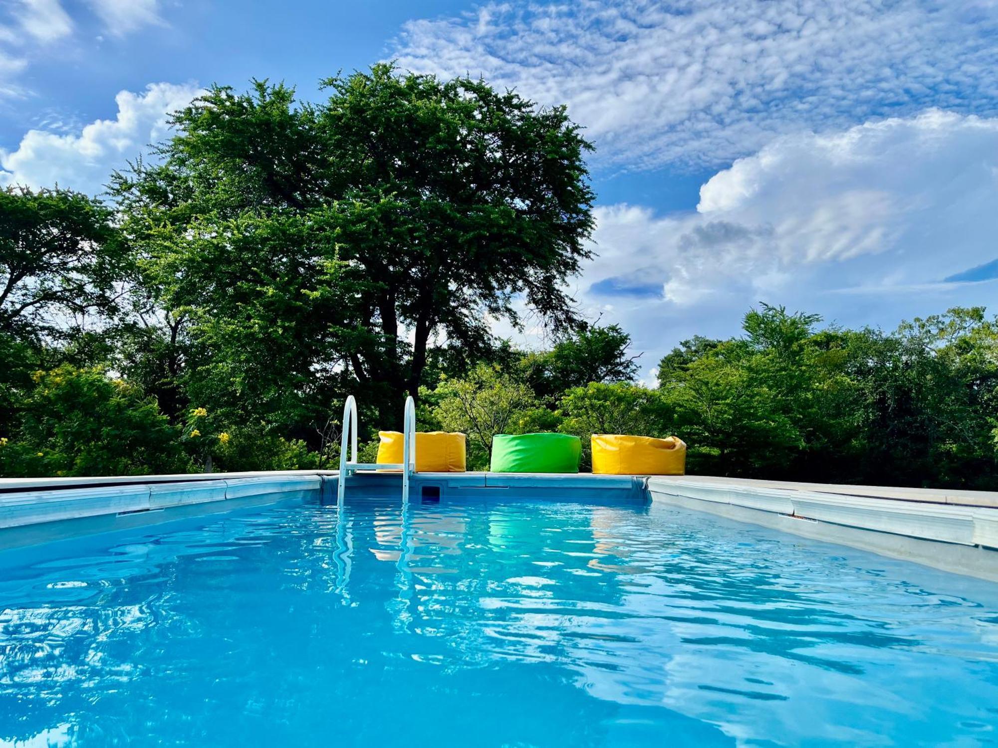 Funky Leopard Safari Lodge Bordering Yala National Park カタラガマ エクステリア 写真