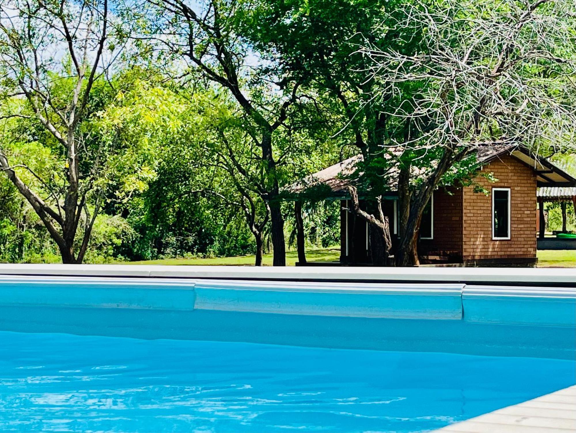 Funky Leopard Safari Lodge Bordering Yala National Park カタラガマ エクステリア 写真